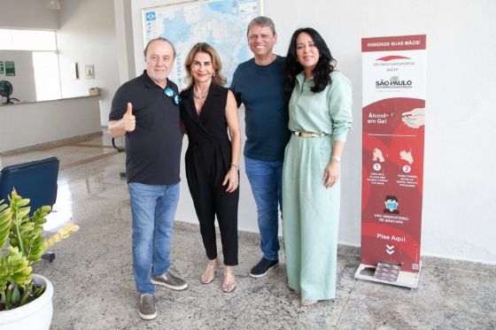 Governador Tarcísio de Freitas é recebido em Andradina pelo prefeito Mário Celso Lopes