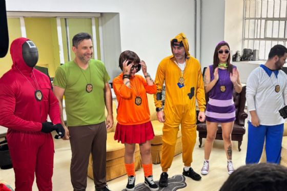 Policiais fantasiados de Scooby-Doo prendem trio e recuperam oito celulares