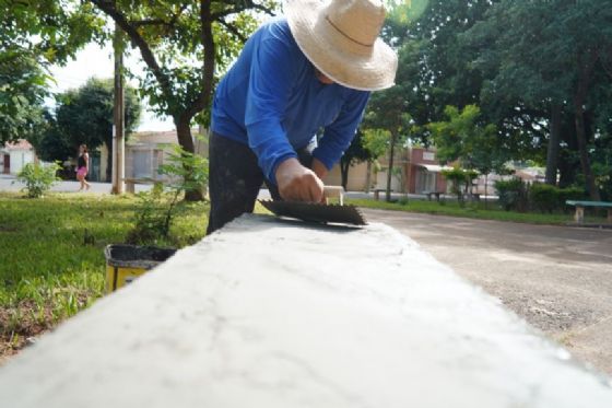 Praça Mário Turrini, no Bairro Claudionor Cinti, passa por obras de revitalização 