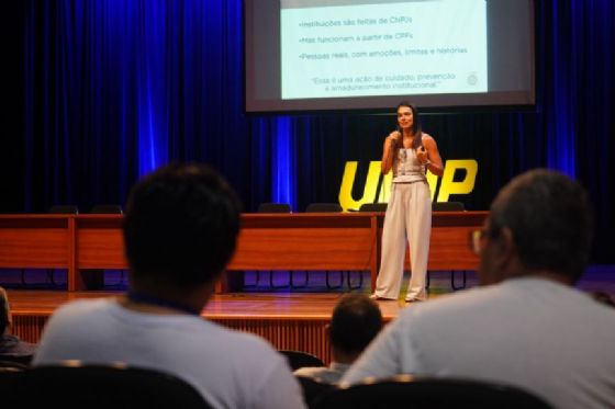 Prefeitura de Araçatuba promove treinamento sobre saúde mental no trabalho