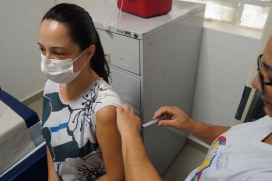 Profissionais da Atenção Básica da rede municipal de saúde de Araçatuba são vacinados contra a dengue