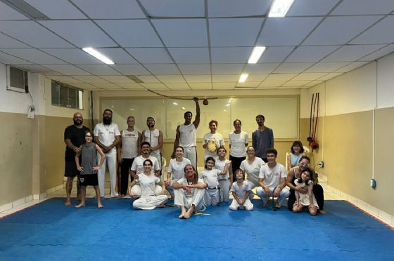 Projeto Ginga Menino celebra dois anos com roda de capoeira e integração comunitária