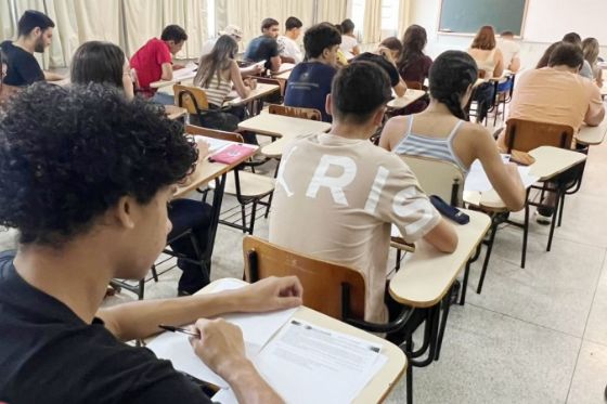 Prova do Cursinho Pré-Vestibular da Fundação Educacional de Andradina reúne 233 candidatos