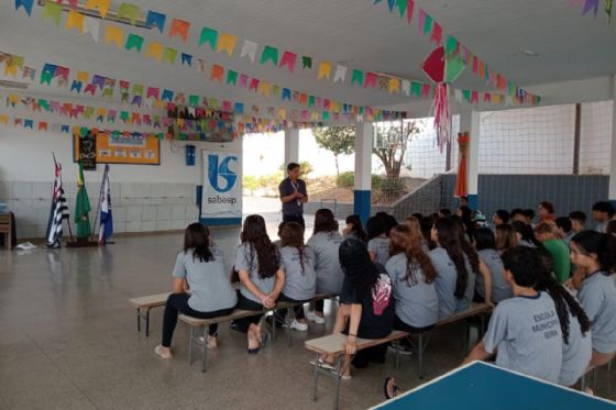 Sabesp promove palestra educativa sobre meio ambiente em escola de Ibirá