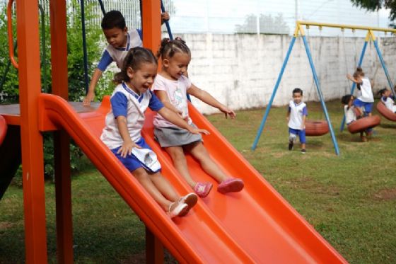 Secretaria Municipal de Educação de Araçatuba inicia atendimento a crianças no recesso escolar em três 'escolas polo'