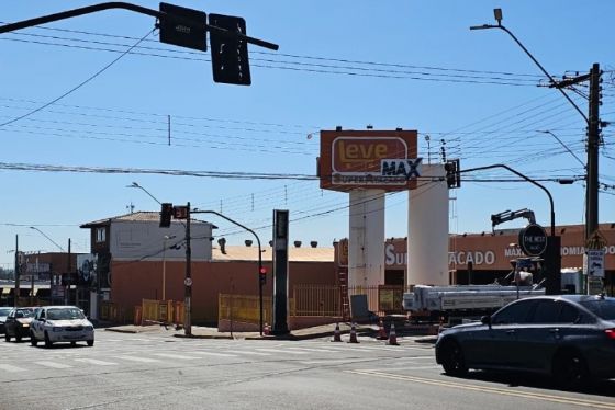 Novos semáforos da Avenida Guanabara não possuem radares; foco é fluidez com "Onda Verde"