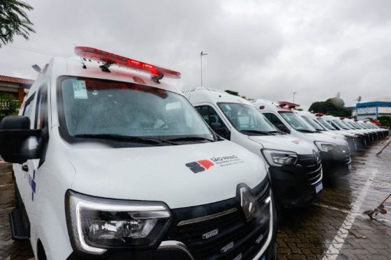 Tarcísio atende pedido do prefeito e libera van para transporte de pacientes