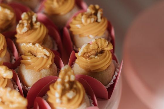 Andradina oferece curso gratuito de "Docinhos para Festa" com foco na qualificação do público 60+