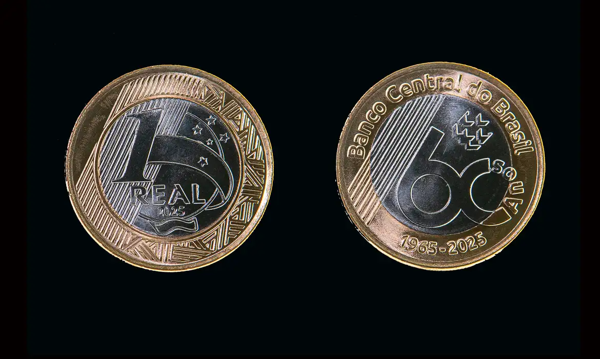 Moeda comemorativa de R$ 1 em homenagem aos 60 anos do Banco Central já está em circulação em todo o país