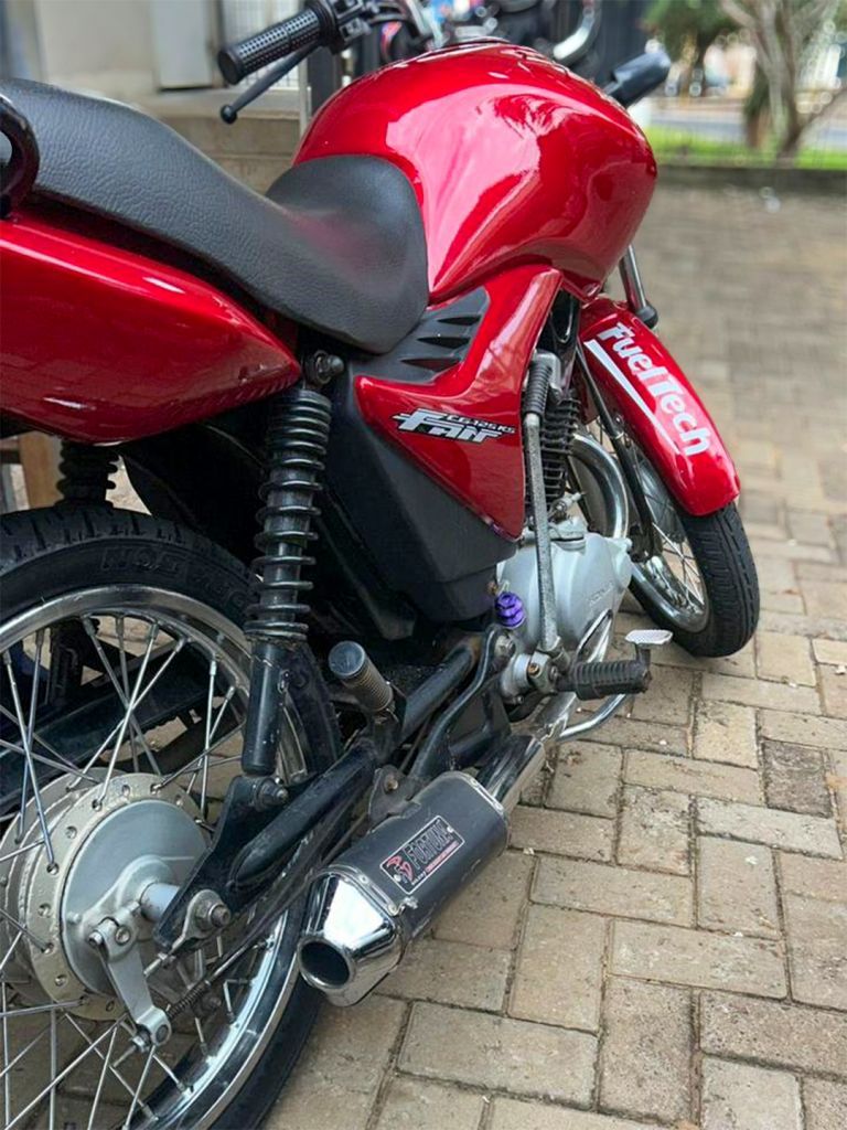 Motociclista foge da GCM em Araçatuba e tem moto apreendida por suspeita de chassi adulterado - Moto é apreendida pela GCM com suspeita de chassi adulterado Motociclista foge da GCM em Araçatuba e tem moto apreendida por suspeita de chassi adulterado - Moto é apreendida pela GCM com suspeita de chassi adulterado