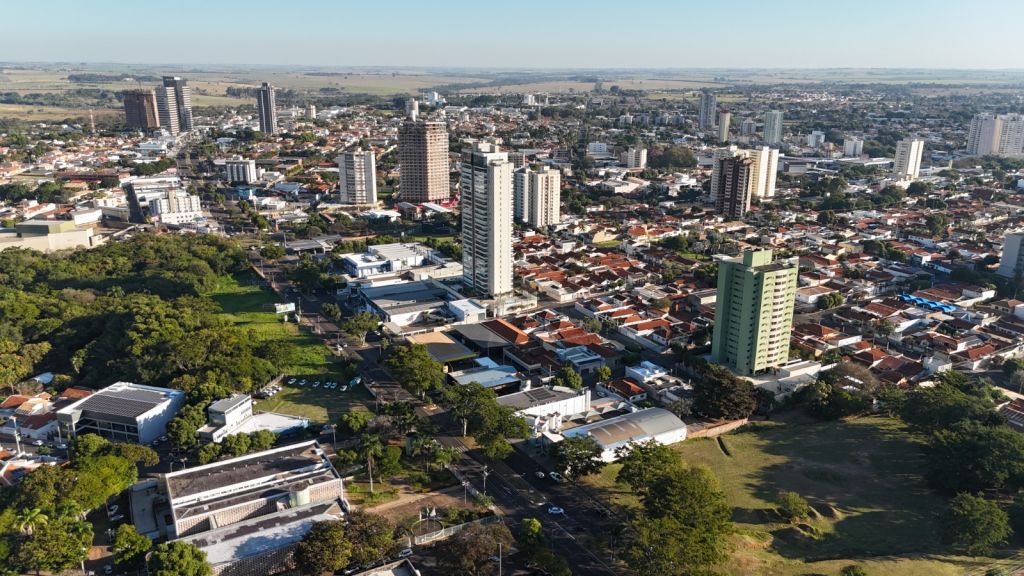 Araçatuba registra abertura de 180 novos empreendimentos na construção civil em 2025 - Notícias Cadeia produtiva da construção cresce 12,5% neste ano com 180 novas empresas em Araçatuba
