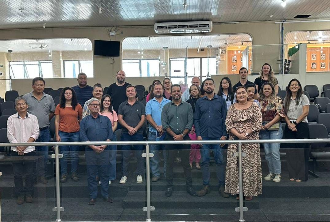 Presidente Interino da AEAR destaca valorização profissional em evento na Câmara de Andradina - O evento “Andradina na Trilha do Desenvolvimento Profissional – O Evento que Conecta Estudantes, Profissionais e a Sociedade na Trilha do Desenvolvimento”