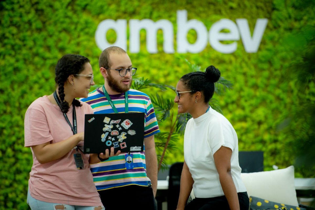 Ambev oferece 140 vagas no Sudeste com foco em inovação e crescimento sustentável - Oportunidades refletem investimentos contínuos da companhia no crescimento econômico e geração de empregos locais