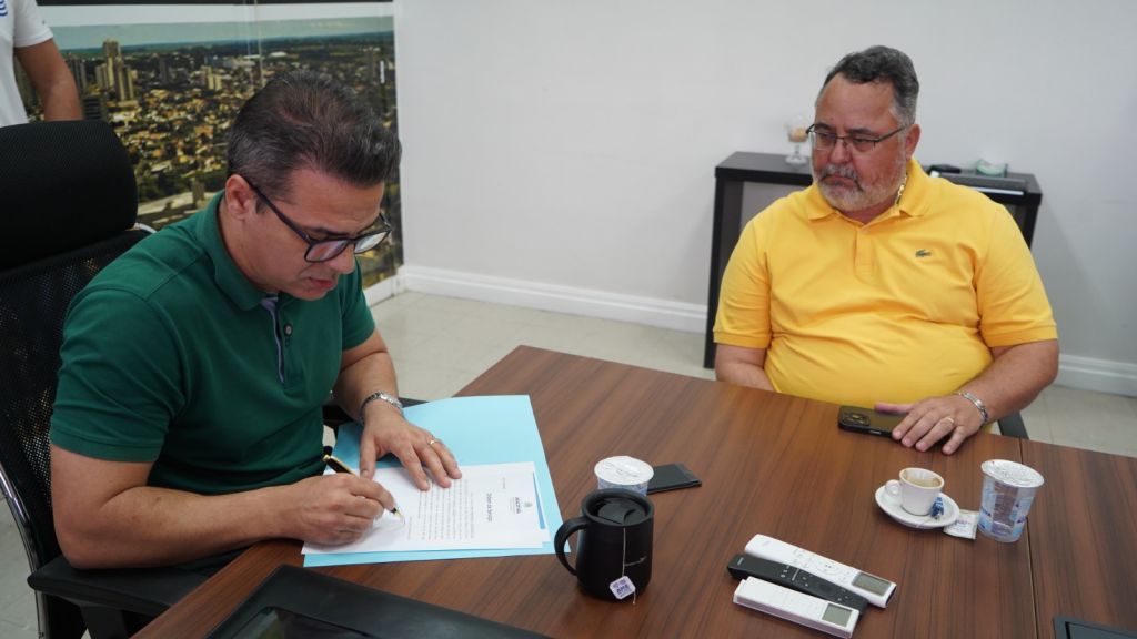 Araçatuba avança na saúde com nova UBS no Bairro Concórdia 1 - Prefeito assina ordem de serviço para construção de UBS no Bairro Concórdia 1 Araçatuba avança na saúde com nova UBS no Bairro Concórdia 1 - Prefeito assina ordem de serviço para construção de UBS no Bairro Concórdia 1