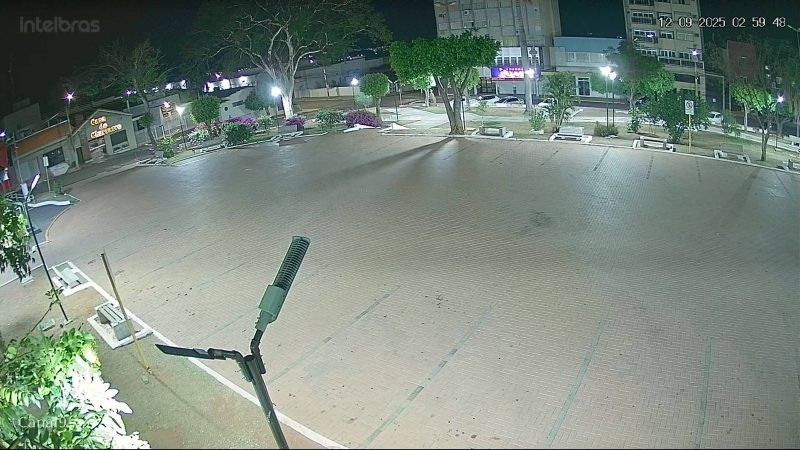 Praça Moura Andrade recebe 18 novas câmeras de vigilância em Andradina - Prefeitura amplia monitoramento e se aproxima de integrar o Programa Muralha Paulista Praça Moura Andrade recebe 18 novas câmeras de vigilância em Andradina - Prefeitura amplia monitoramento e se aproxima de integrar o Programa Muralha Paulista