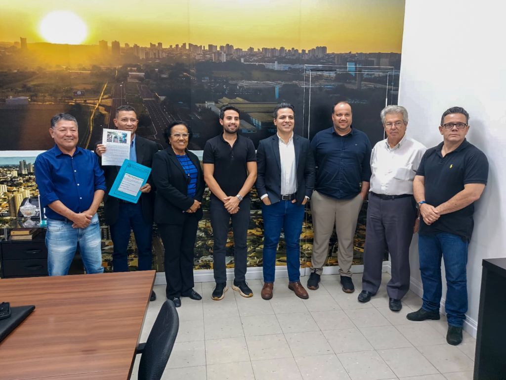 Lucas Zanatta autoriza construção de nova UBS no bairro Porto Real 2 com investimento de R$ 3,7 milhões - Prefeitura de Araçatuba dá ordem de serviço para construção da UBS do Porto Real 2 Lucas Zanatta autoriza construção de nova UBS no bairro Porto Real 2 com investimento de R$ 3,7 milhões - Prefeitura de Araçatuba dá ordem de serviço para construção da UBS do Porto Real 2