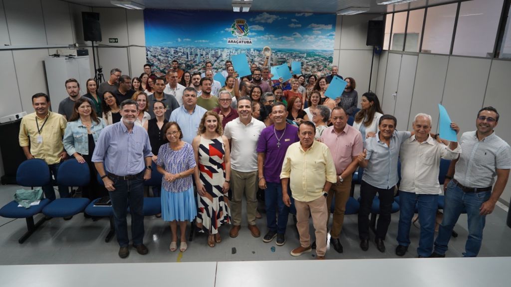Prefeitura de Araçatuba repassa R$ 1,2 milhão a nove entidades sociais com apoio de emendas parlamentares - Prefeitura entrega R$ 1,2 milhão em emendas para nove entidades assistenciais Prefeitura de Araçatuba repassa R$ 1,2 milhão a nove entidades sociais com apoio de emendas parlamentares - Prefeitura entrega R$ 1,2 milhão em emendas para nove entidades assistenciais