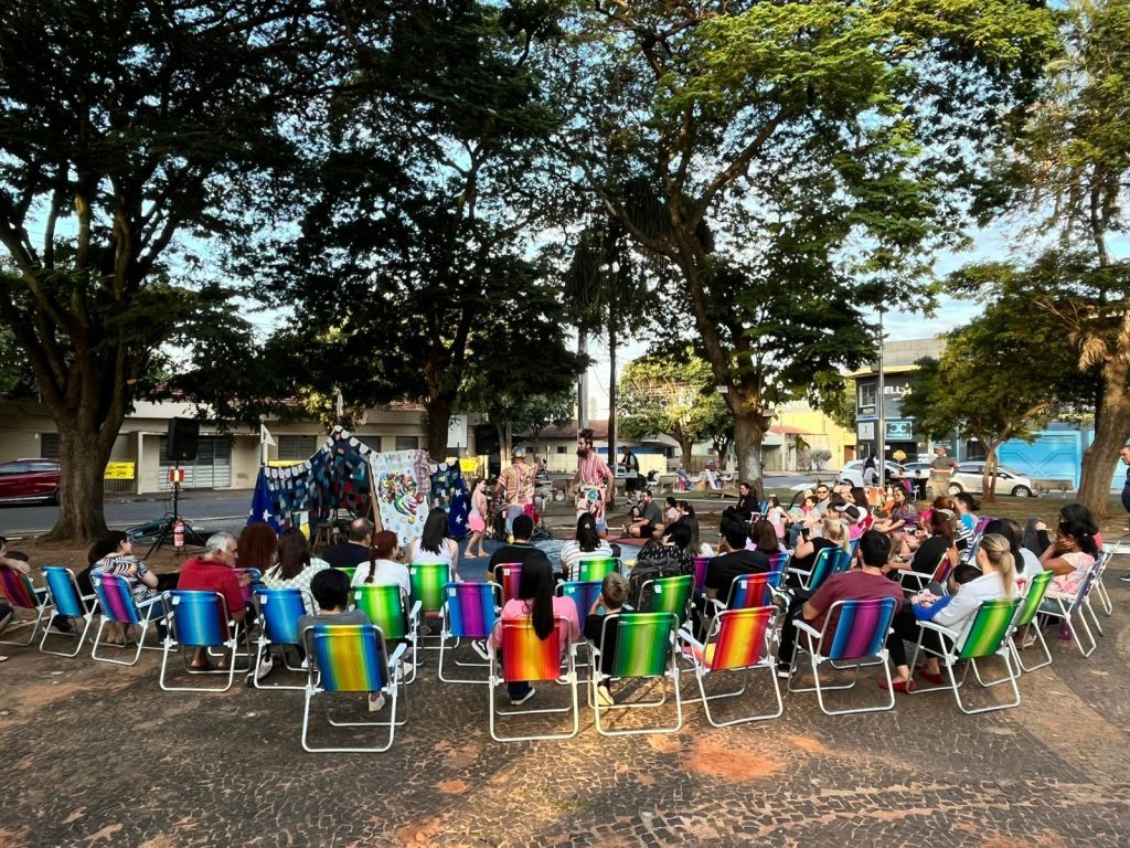 Sesc na Praça leva circo, oficinas e diversão para famílias no Bairro Jussara, em Araçatuba - Sesc na Praça movimenta o Jussara com circo, oficinas e muita diversão Sesc na Praça leva circo, oficinas e diversão para famílias no Bairro Jussara, em Araçatuba - Sesc na Praça movimenta o Jussara com circo, oficinas e muita diversão