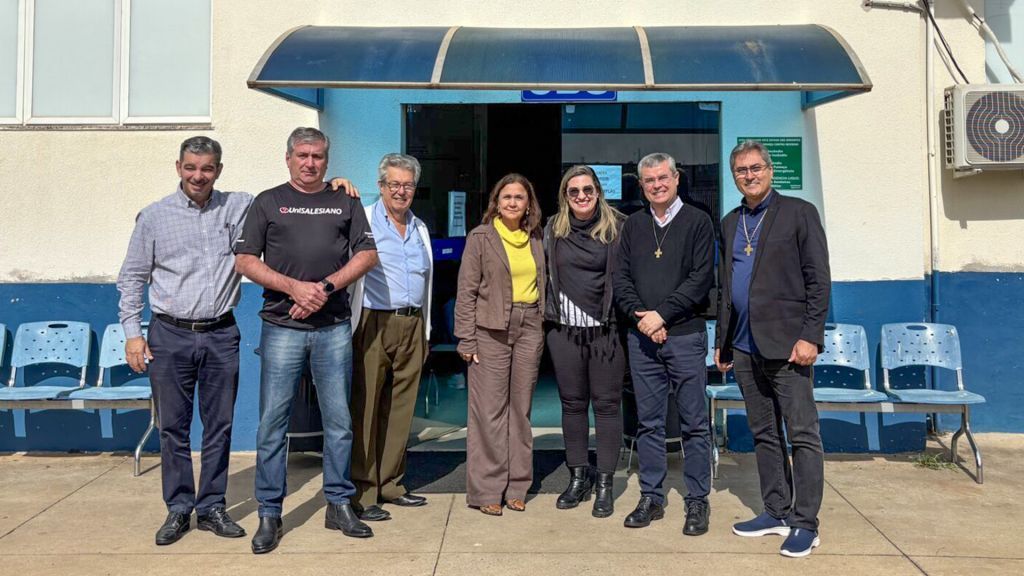 Inspetor da Missão Salesiana visita unidades de saúde de Araçatuba geridas pela Zatti - Da esquerda para a direita: Ângelo Jacomossi, André Ornellas, Daniel Martins, Elisabete Vello, Deise Baldo, padre Ricardo Carlos e padre Paulo Vendrame